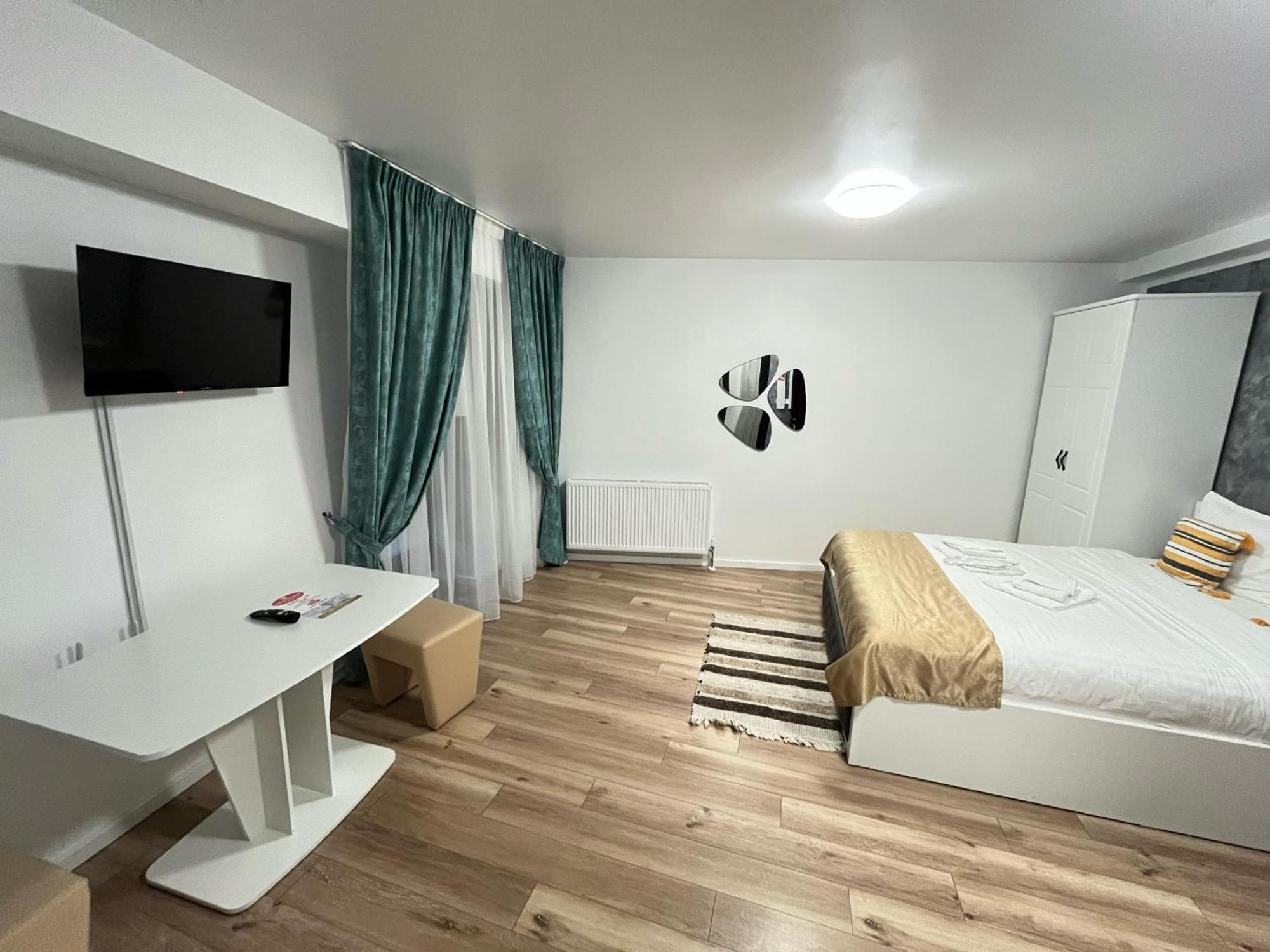 Grey Boutique Hotel Palas Iasi Exterior foto